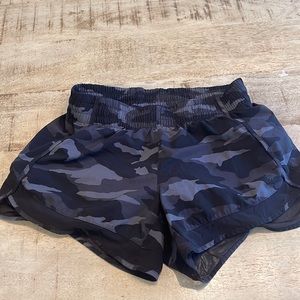 Athleta -mesh racer run short 4”